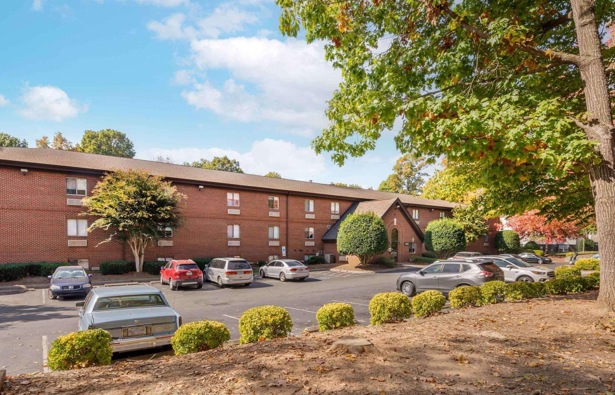 Extended Stay America Select Suites - Charlotte - Tyvola Rd - Executive Park Zewnętrze zdjęcie
